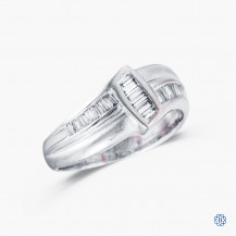 18kt white gold diamond ring