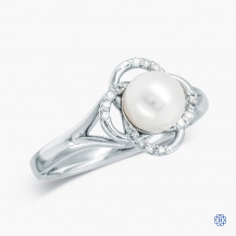 10k White Gold Pearl and Diamond Ring