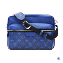 Louis Vuitton Taiga Monogram Messenger blue