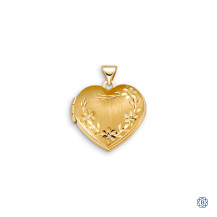 Bella Sentiments 10kt Gold Heart Locket