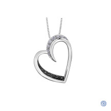 10kt White Gold Diamond Heart Necklace