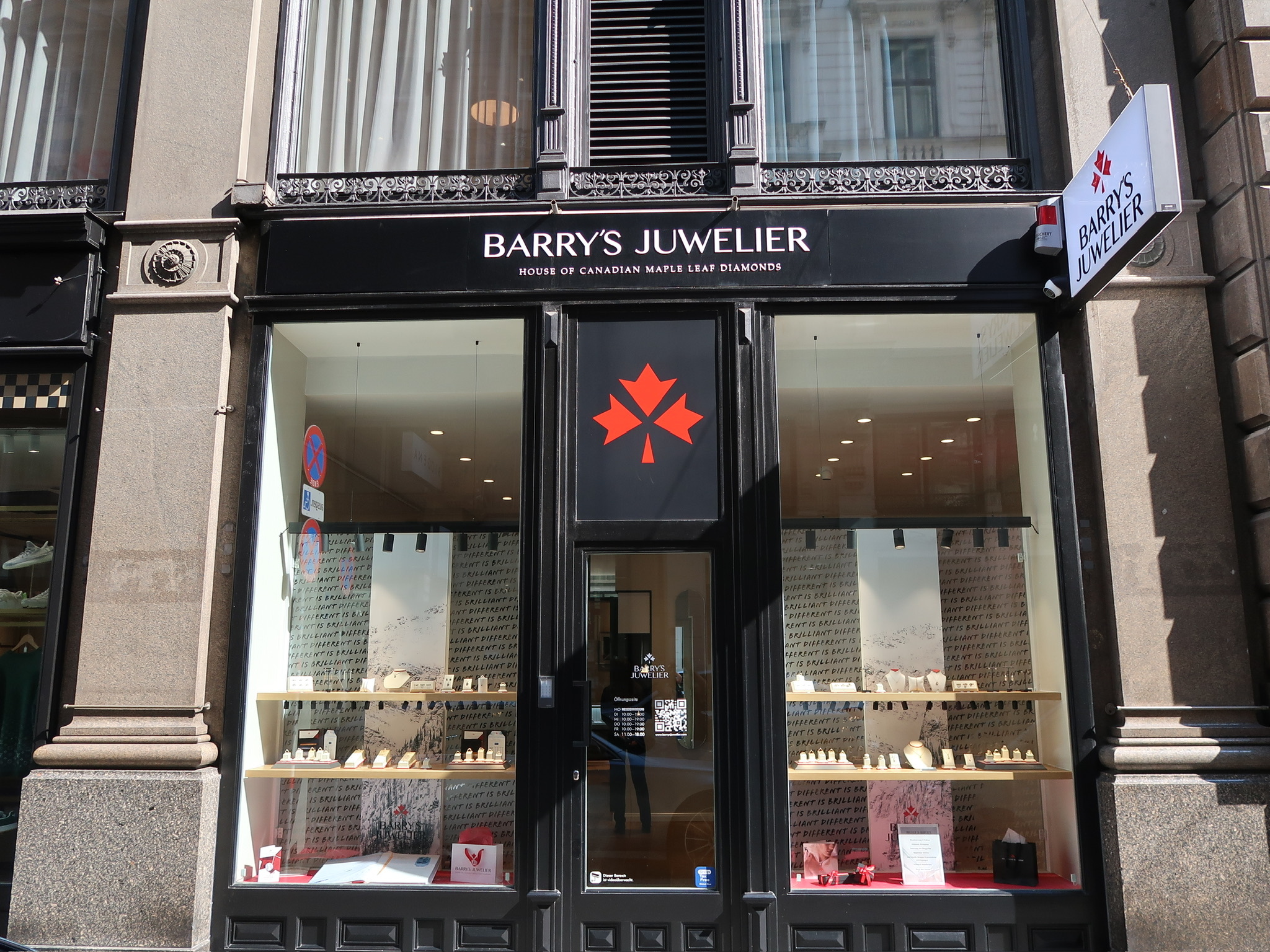 Barry's Vienna Location